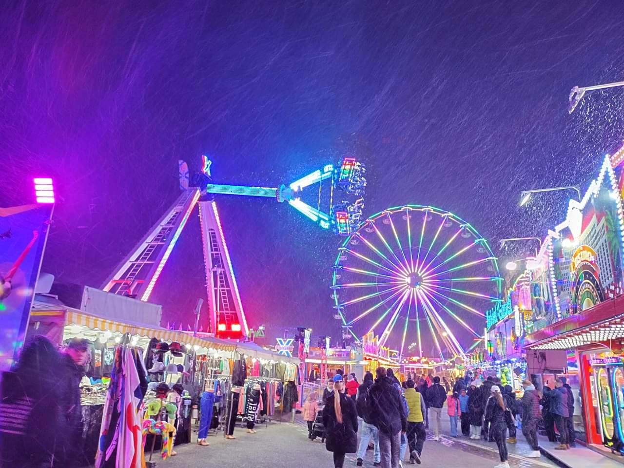 Amusement ride lights