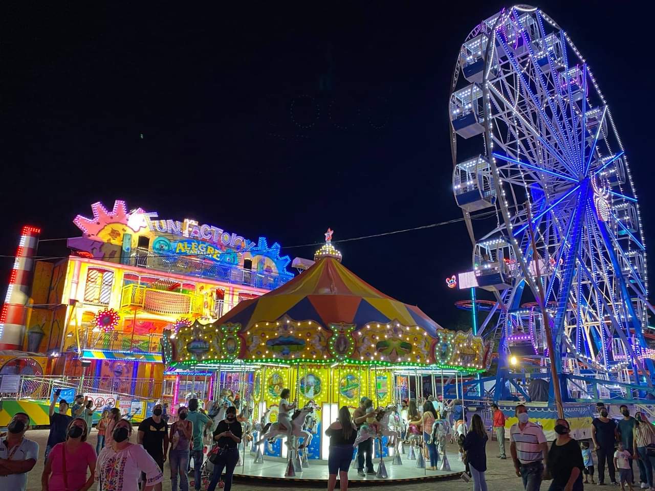 Amusement park Ferris wheel lighting effect.jpg